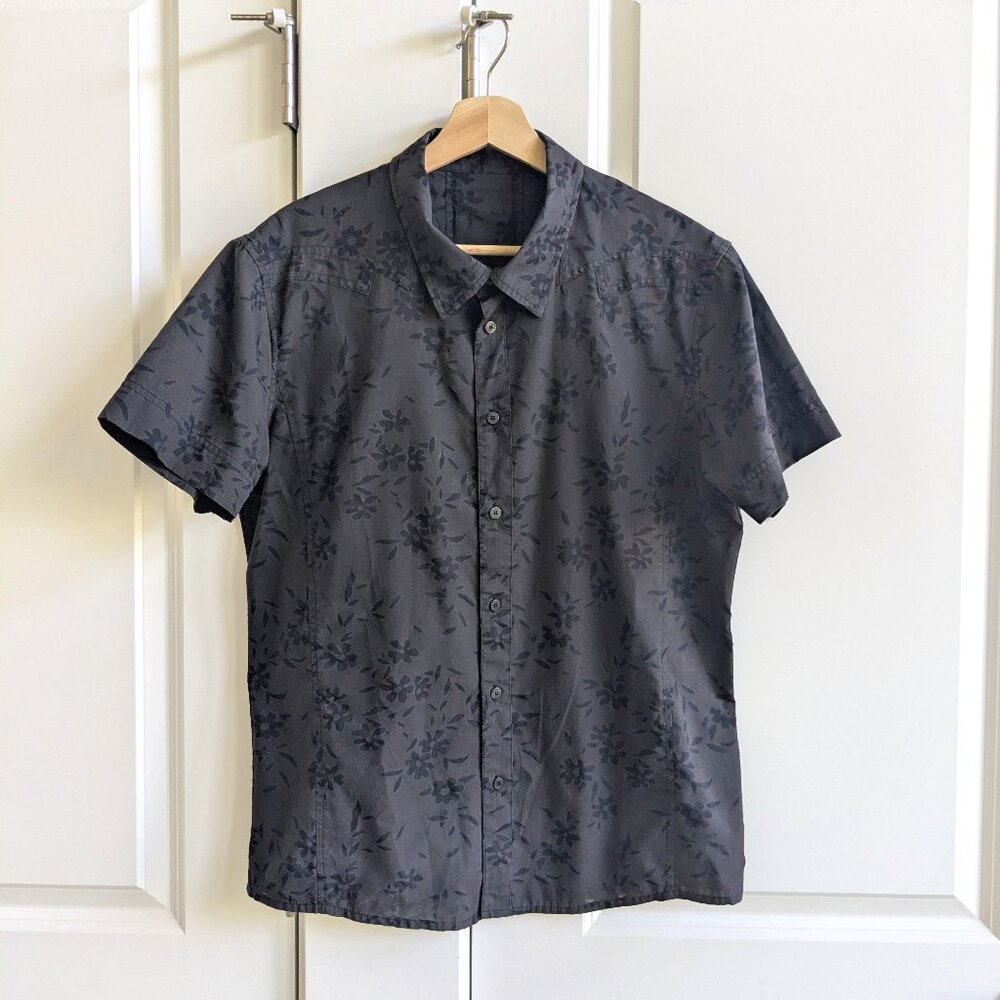 Black Floral Button Up Shirt Men M Western Yoke Short Sleeve Slim Fit Resort